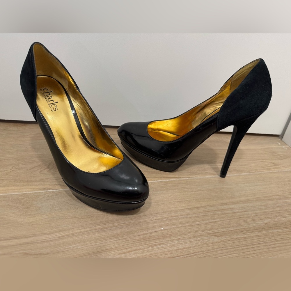 CHARLES DAVID Black Patent & Suede High Heel Platform Pumps